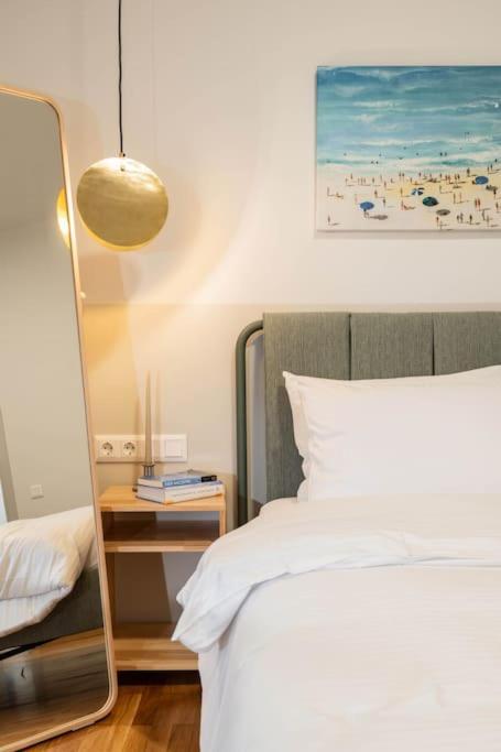 Delightful Sense 2Bd Apt In Kolonaki 7 Min To Metro Афины Экстерьер фото